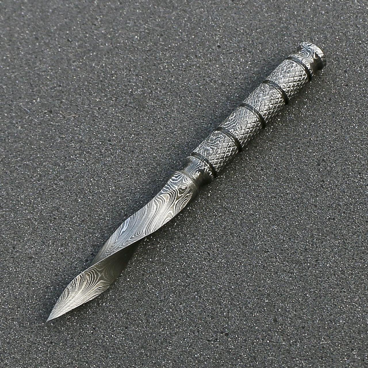 Tri dagger knife vky