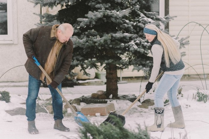 Shoveling proper tips techniques snow safety winter back clear shovel safely safe technique use pain save amounts hurting epic without