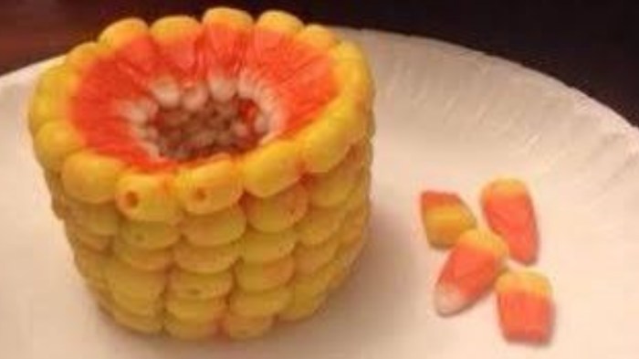 Candy corn cob stack