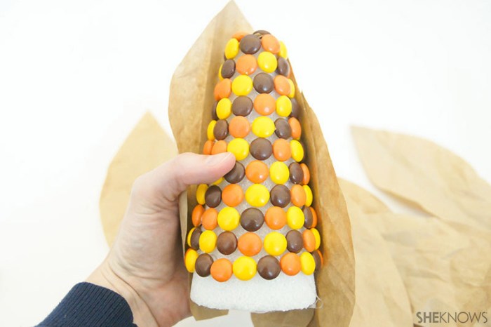 Candy corn cob stack