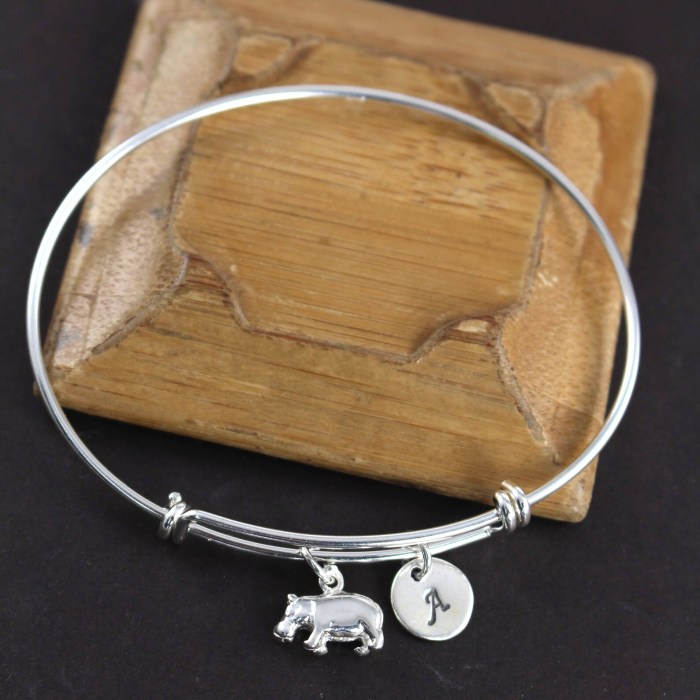 Track a hippo bracelet