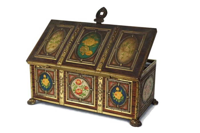 Treasure chest candy box