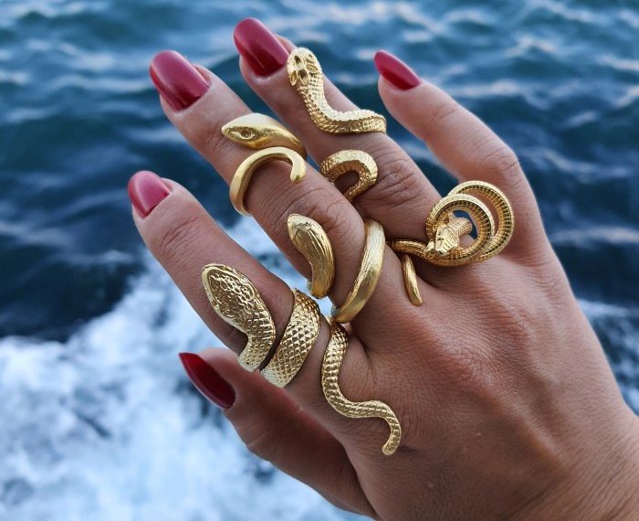 Ds2 gold serpent ring