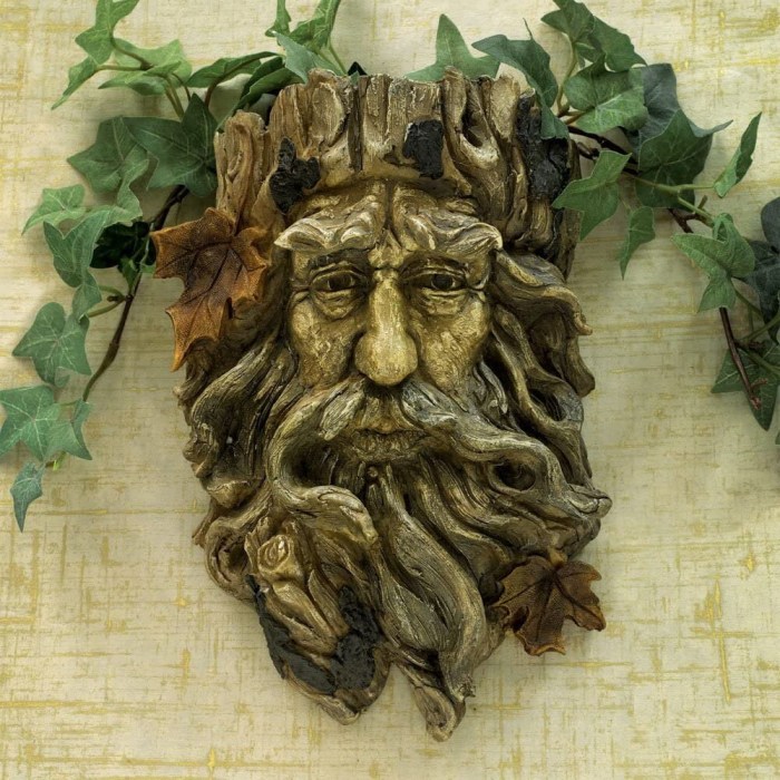 Old man face in tree