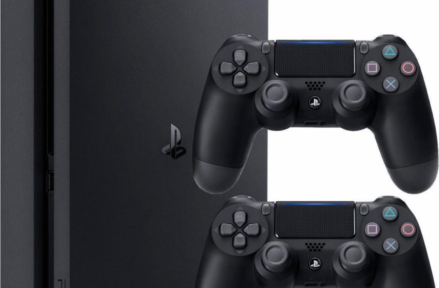 Ps4 with 2 controllers