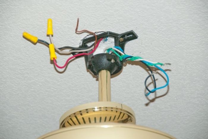 Red wire for ceiling fan