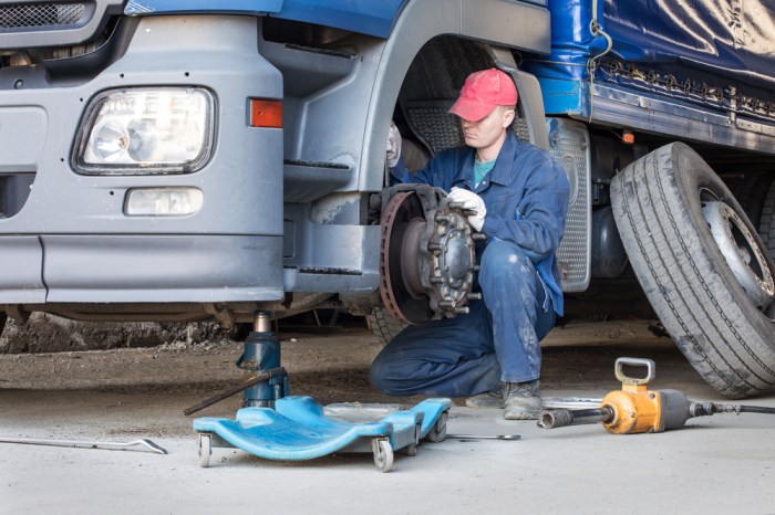 Repair maintenance truck heavy vehicle mechanic duty services pa shop service improper center county bucks bristol repairing hitting liable trucking