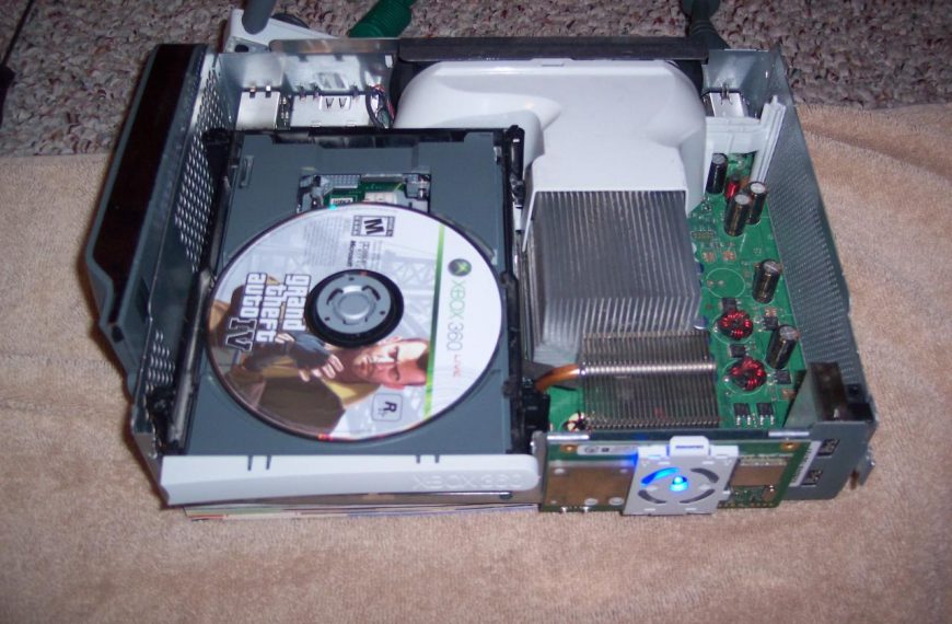 Xbox 360 says open tray